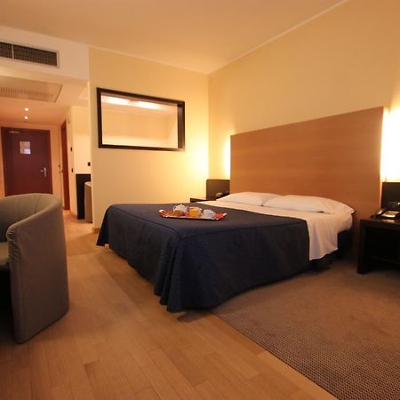 Golf Hotel Milano Opera Camera foto