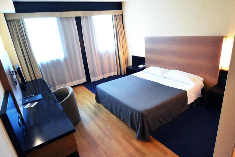 Golf Hotel Milano Opera Esterno foto