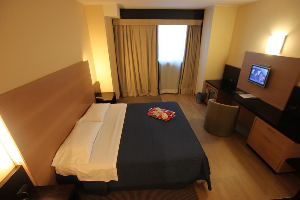 Golf Hotel Milano Opera Camera foto