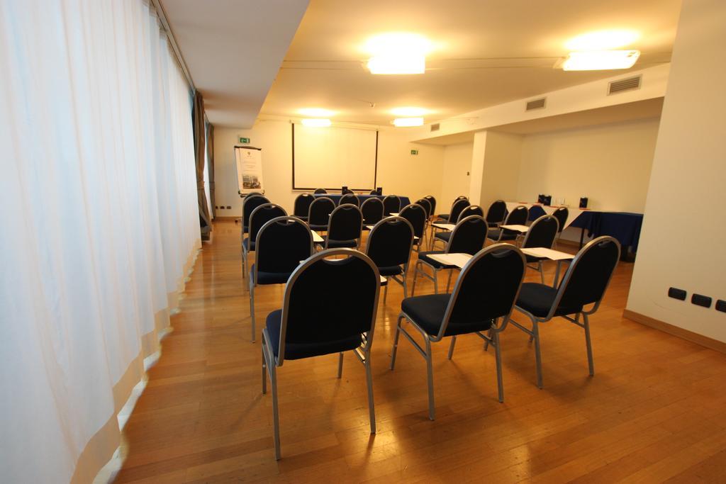 Golf Hotel Milano Opera Esterno foto