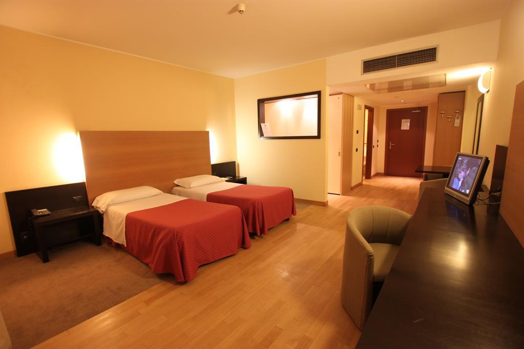 Golf Hotel Milano Opera Camera foto