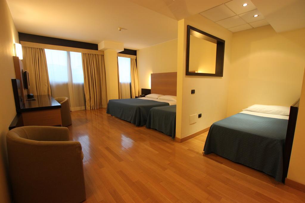 Golf Hotel Milano Opera Camera foto