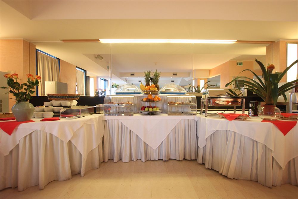 Golf Hotel Milano Opera Esterno foto
