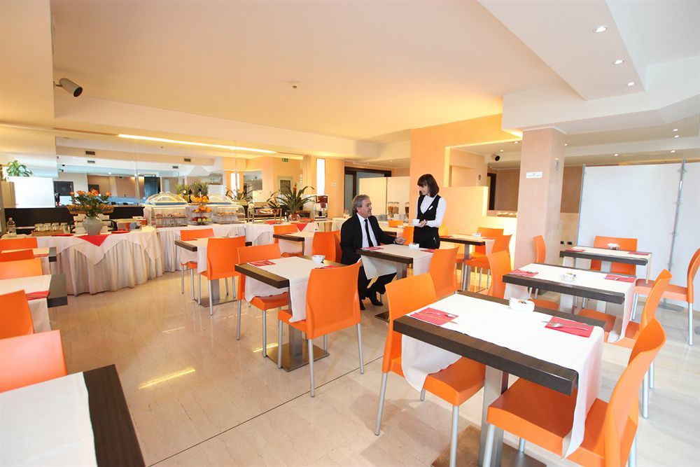 Golf Hotel Milano Opera Esterno foto